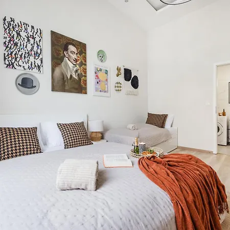 דירה Oasis - Modern Charm, Timeless Comfort *