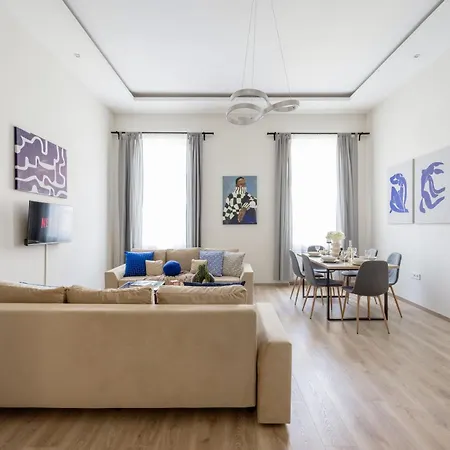 Apartament Oasis - Modern Charm, Timeless Comfort Budapesta