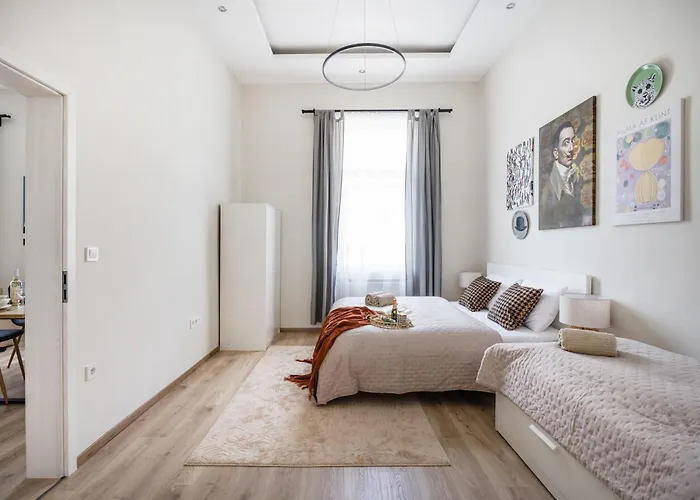 Lejlighed Oasis - Modern Charm, Timeless Comfort Budapest