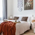 Oasis - Modern Charm, Timeless Comfort Budapest