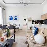 Oasis - Modern Charm, Timeless Comfort Apartamento