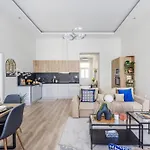 Oasis - Modern Charm, Timeless Comfort