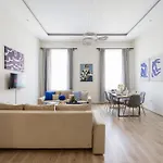 Apartamento Oasis - Modern Charm, Timeless Comfort Budapest