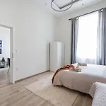 Apartamento Oasis - Modern Charm, Timeless Comfort *