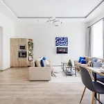 Oasis - Modern Charm, Timeless Comfort Apartamento Budapest