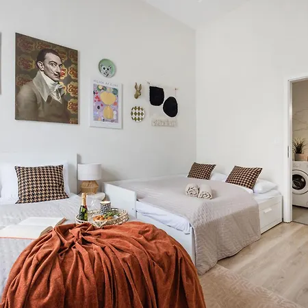 Oasis - Modern Charm, Timeless Comfort