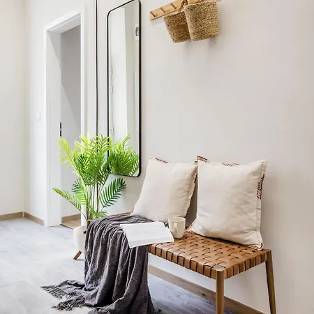 Oasis - Modern Charm, Timeless Comfort 아파트 부다페스트