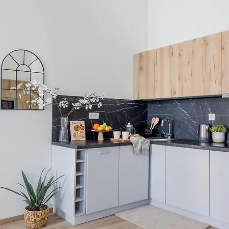 Oasis - Modern Charm, Timeless Comfort 아파트 부다페스트