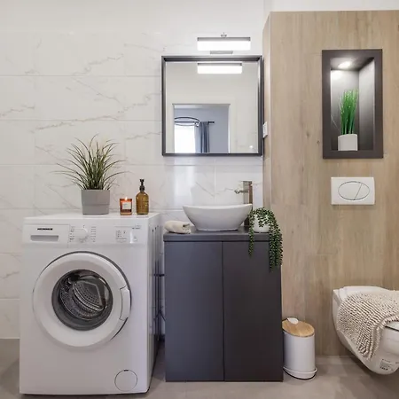 Oasis - Modern Charm, Timeless Comfort 아파트 *